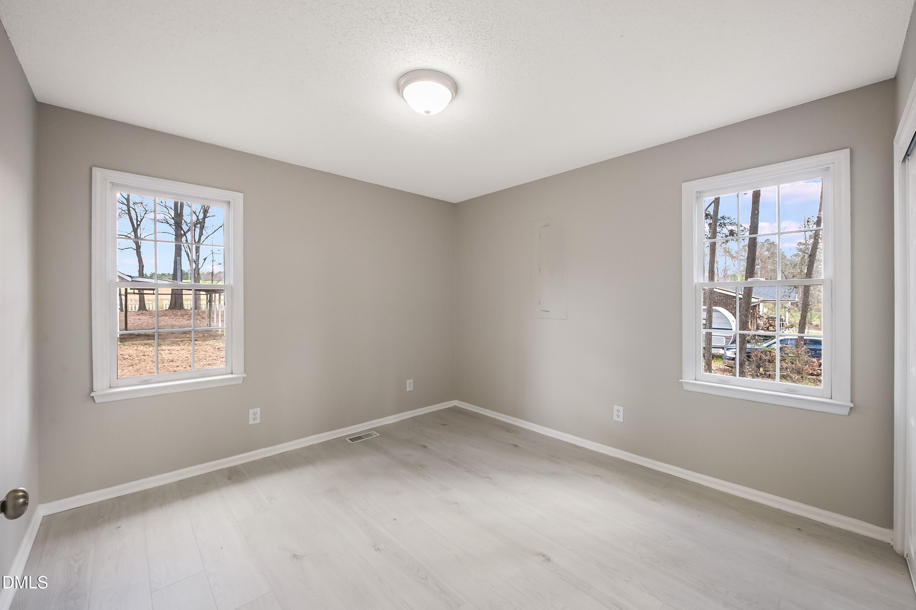 91 Violet Lane Coats, NC 27521 - Photo 14 of 23 91 Violet Ln_www.scalaphotograph.com-21