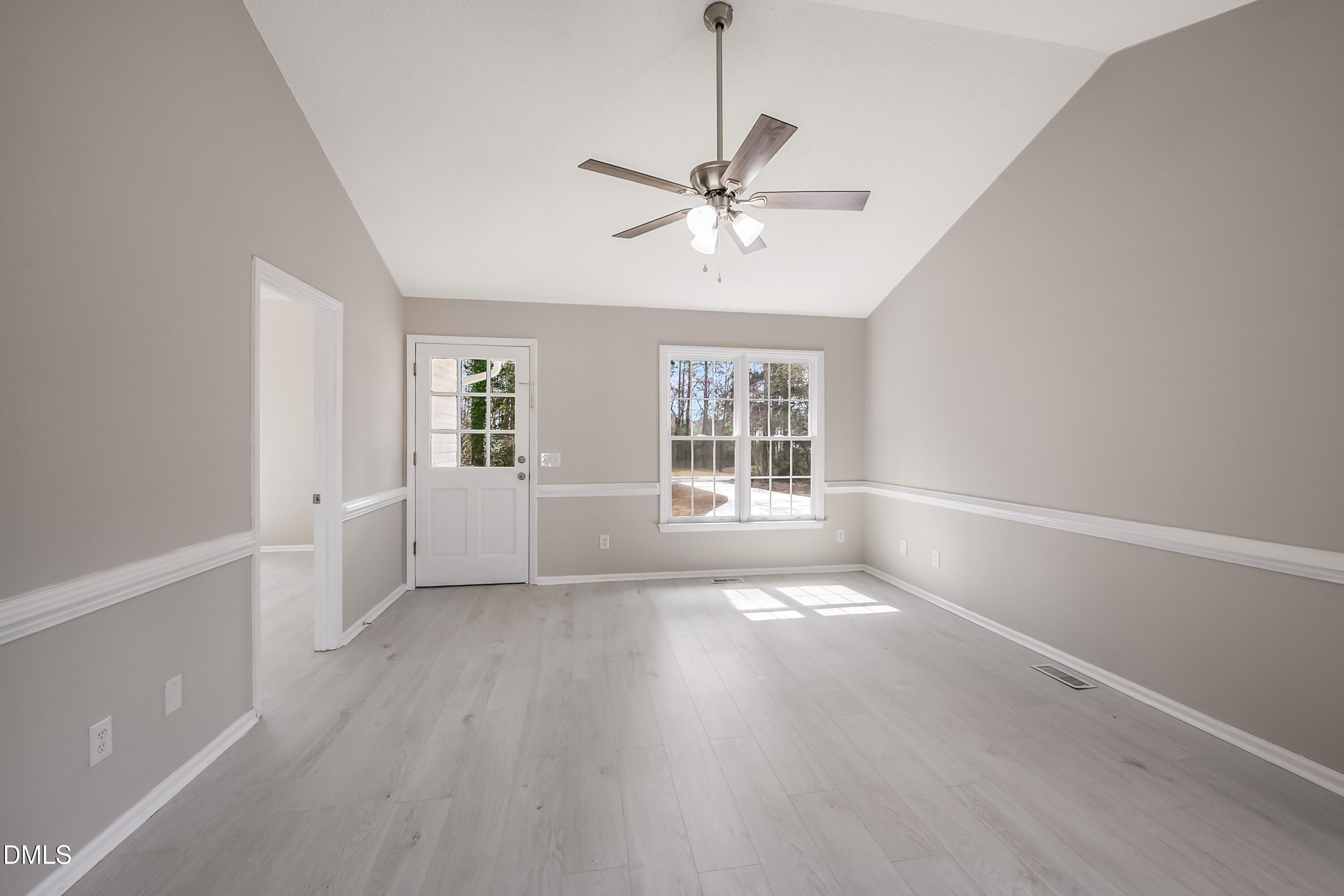 91 Violet Lane Coats, NC 27521 - Photo 4 of 23 91 Violet Ln_www.scalaphotograph.com-9