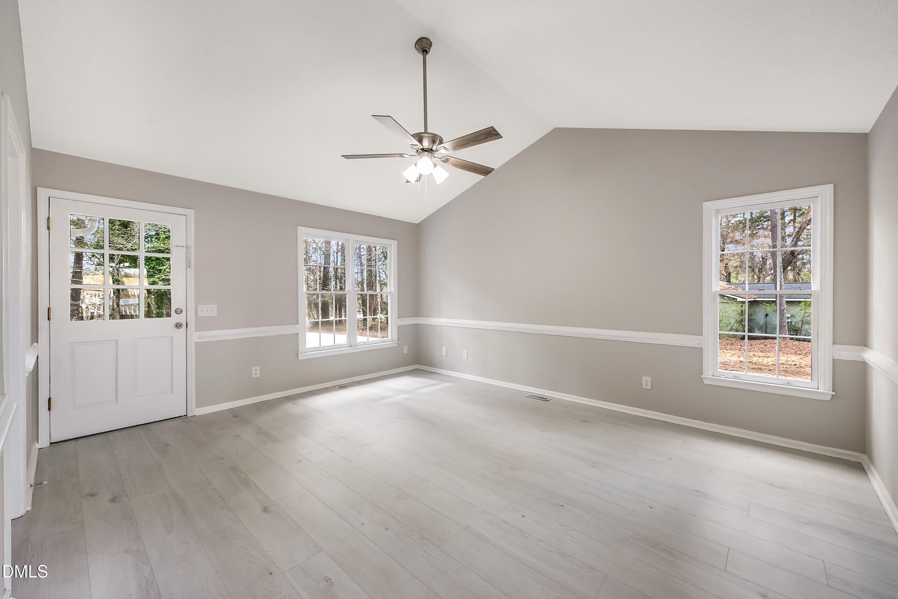 91 Violet Lane Coats, NC 27521 - Photo 5 of 23 91 Violet Ln_www.scalaphotograph.com-10