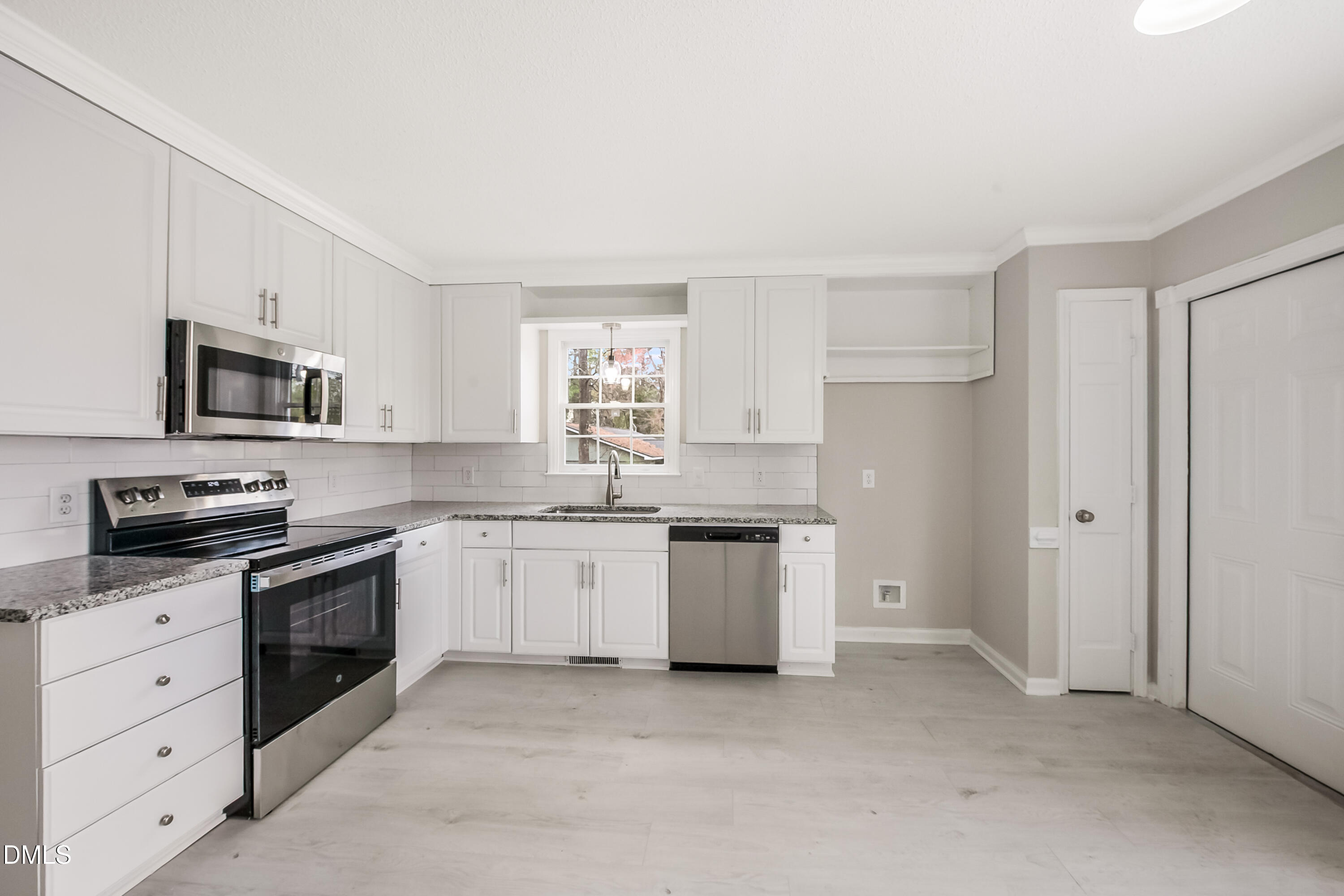 91 Violet Lane Coats, NC 27521 - Photo 6 of 23 91 Violet Ln_www.scalaphotograph.com-11