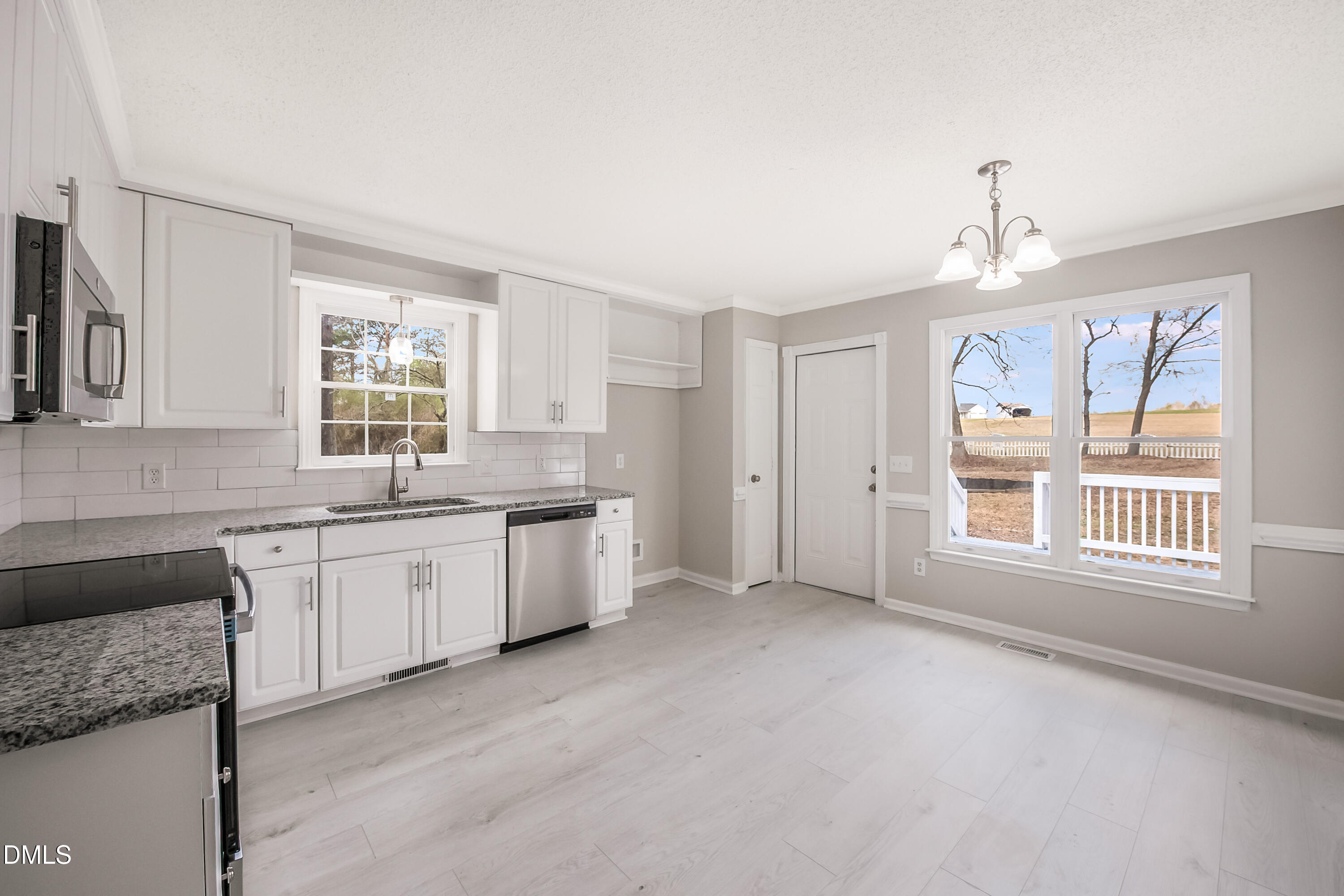 91 Violet Lane Coats, NC 27521 - Photo 7 of 23 91 Violet Ln_www.scalaphotograph.com-12