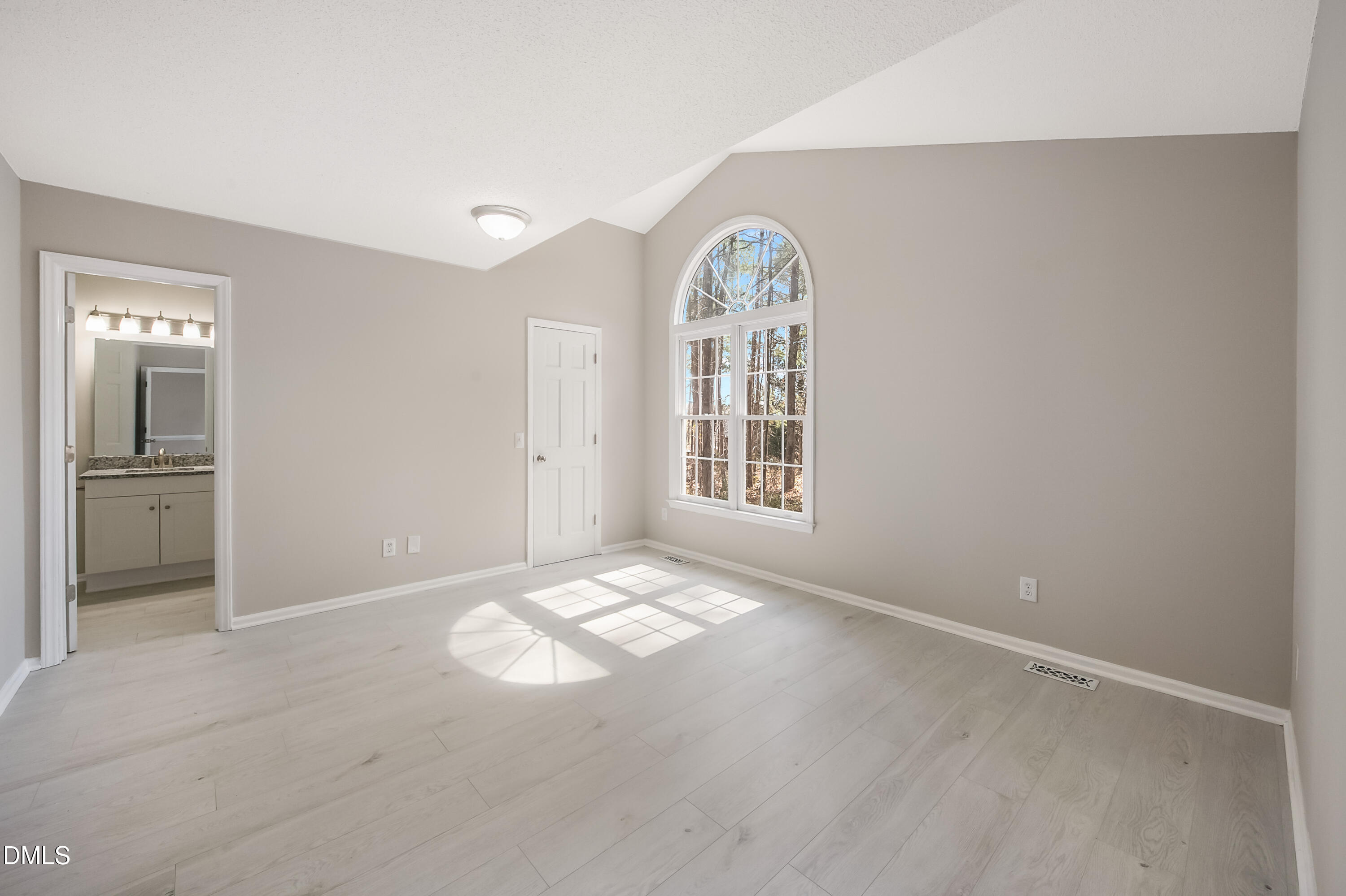 91 Violet Lane Coats, NC 27521 - Photo 9 of 23 91 Violet Ln_www.scalaphotograph.com-16