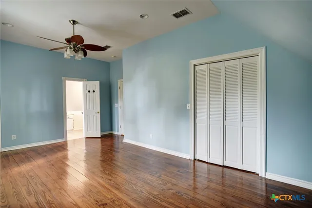 $560,000 | 1322 North Ave F, Shiner, TX 77984