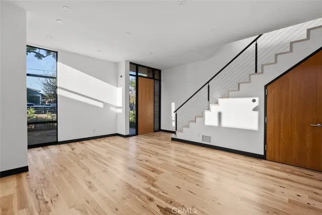 $4,775 | 922 West Clark Avenue, Unit 101, Burbank, CA 91506