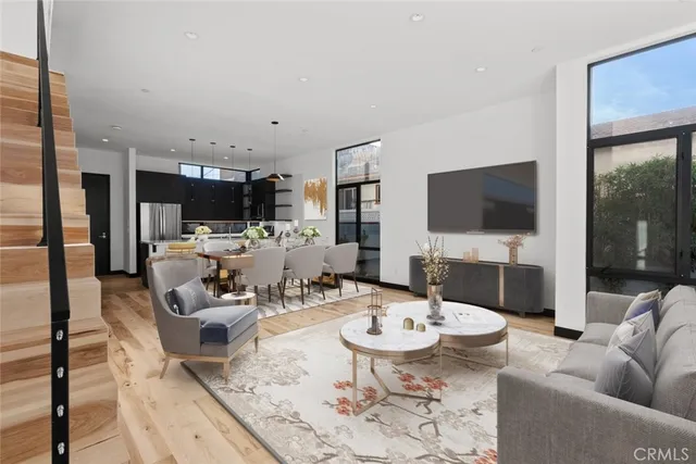 $4,775 | 922 West Clark Avenue, Unit 101, Burbank, CA 91506