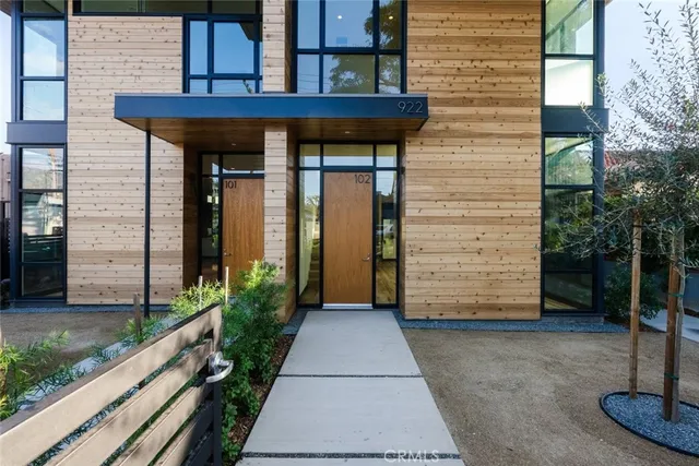 $4,775 | 922 West Clark Avenue, Unit 101, Burbank, CA 91506