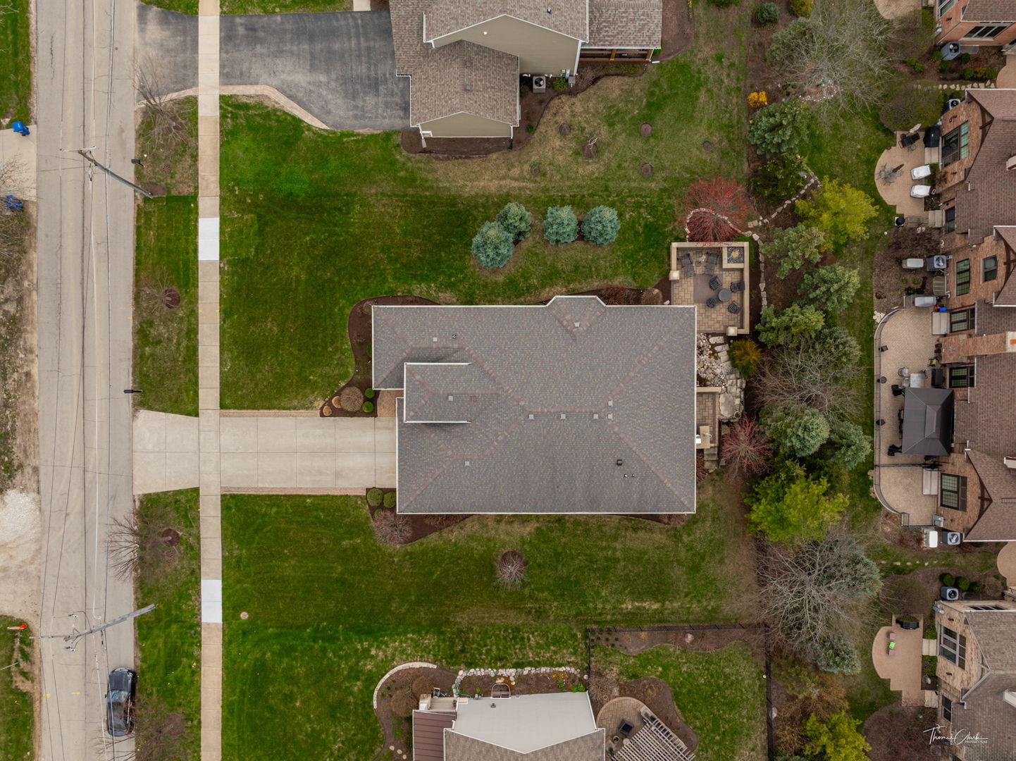 2018 Stoddard Avenue Wheaton, IL 60187 - Photo 36 of 38 an aerial view of a house with a yard