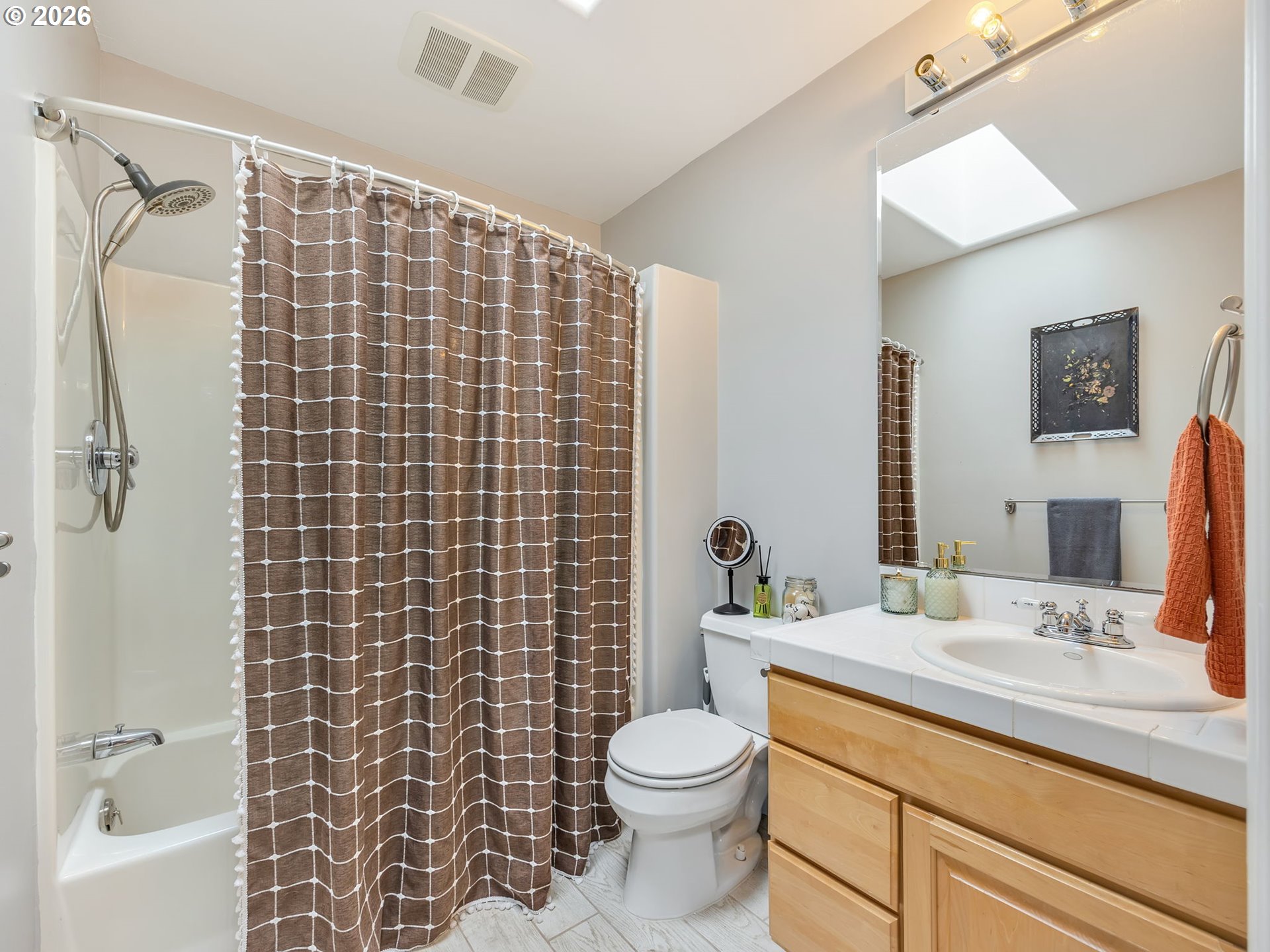 136B 3rd Avenue Seaside, OR 97138 - Photo 29 of 38 Bathroom