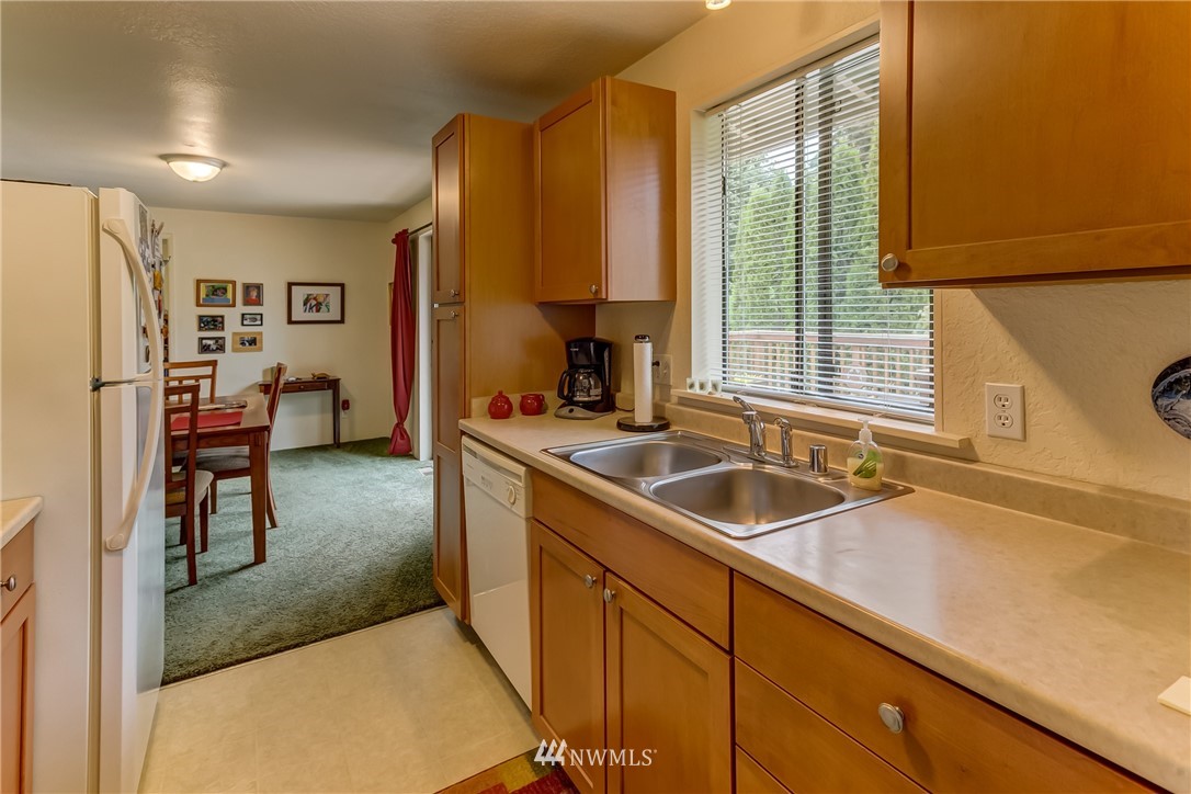 1450 Hillspring Road Bellingham, WA 98226 - Photo 6 of 25