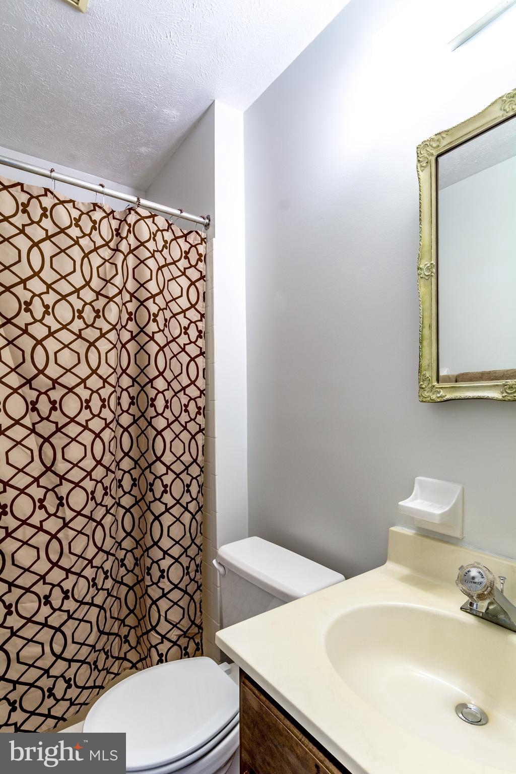 8231 Blue Ridge Court Manassas, VA 20109 - Photo 14 of 22 Bath (Master)