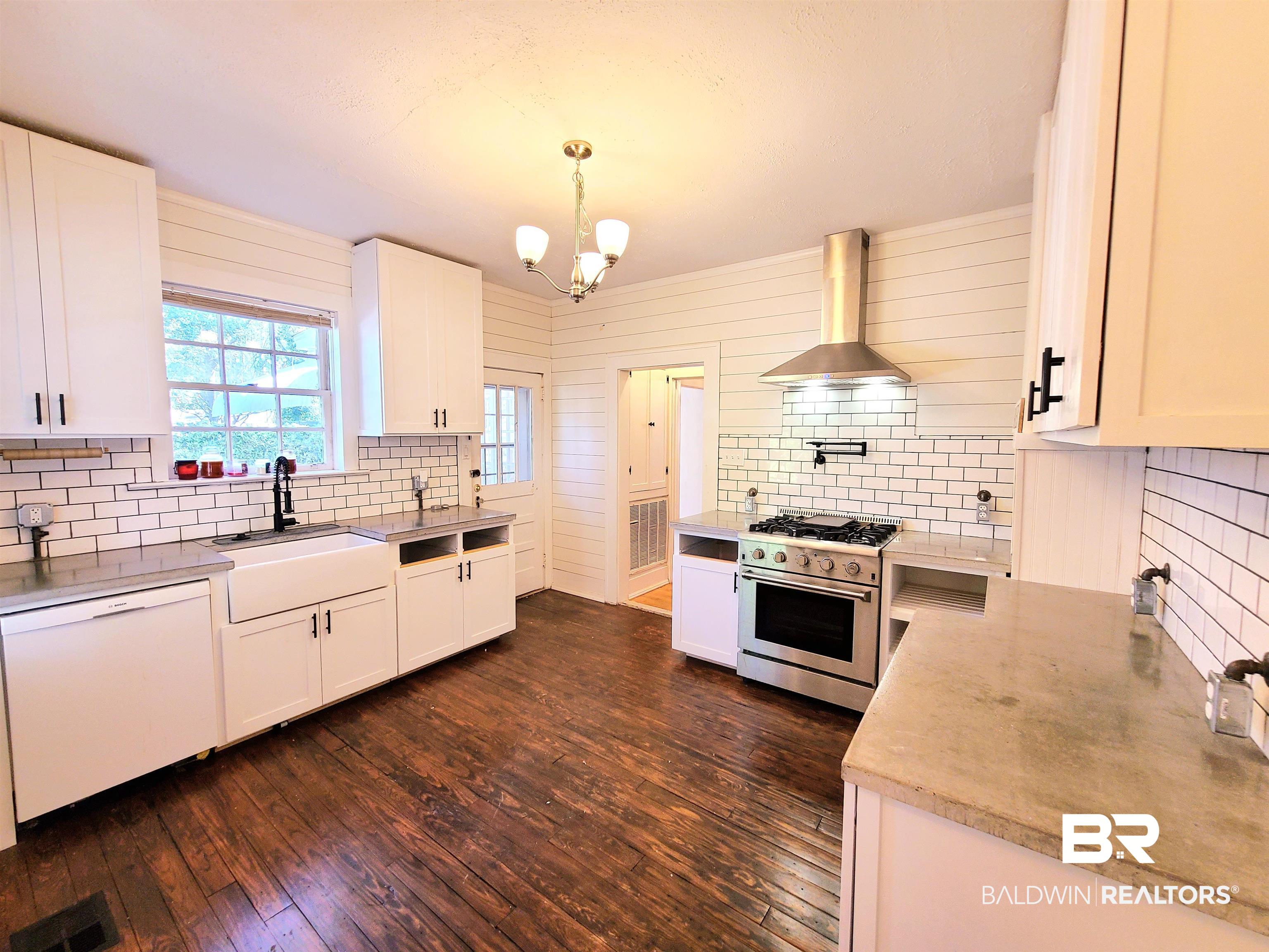 2158 Old Government Street Mobile, AL 36606 - Photo 15 of 34