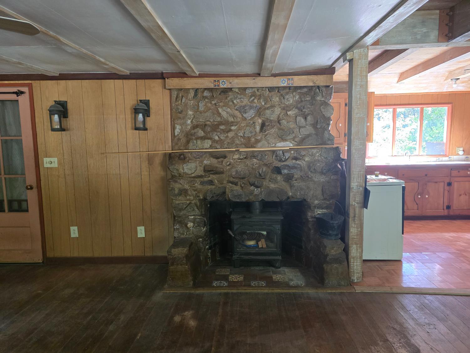 83703 Hazel Lane Wilsonia, CA 93633 - Photo 7 of 22 a living room with a fireplace
