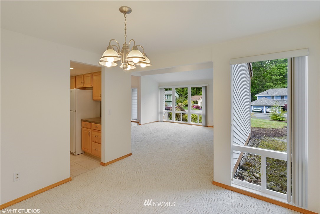15737 Southeast 166th Place Renton, WA 98058 - Photo 4 of 10 Gallery Image 4