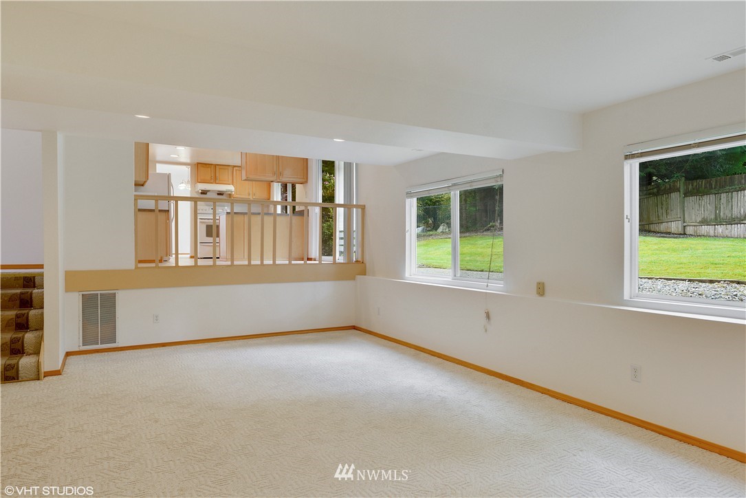 15737 Southeast 166th Place Renton, WA 98058 - Photo 5 of 10 Gallery Image 5