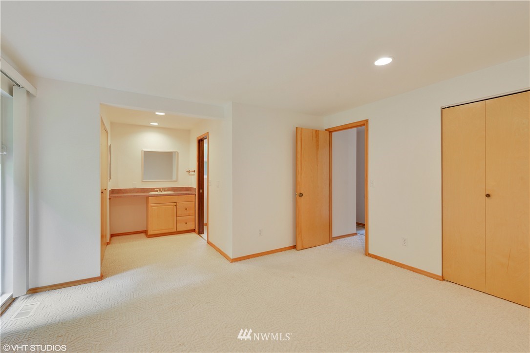 15737 Southeast 166th Place Renton, WA 98058 - Photo 6 of 10 Gallery Image 6