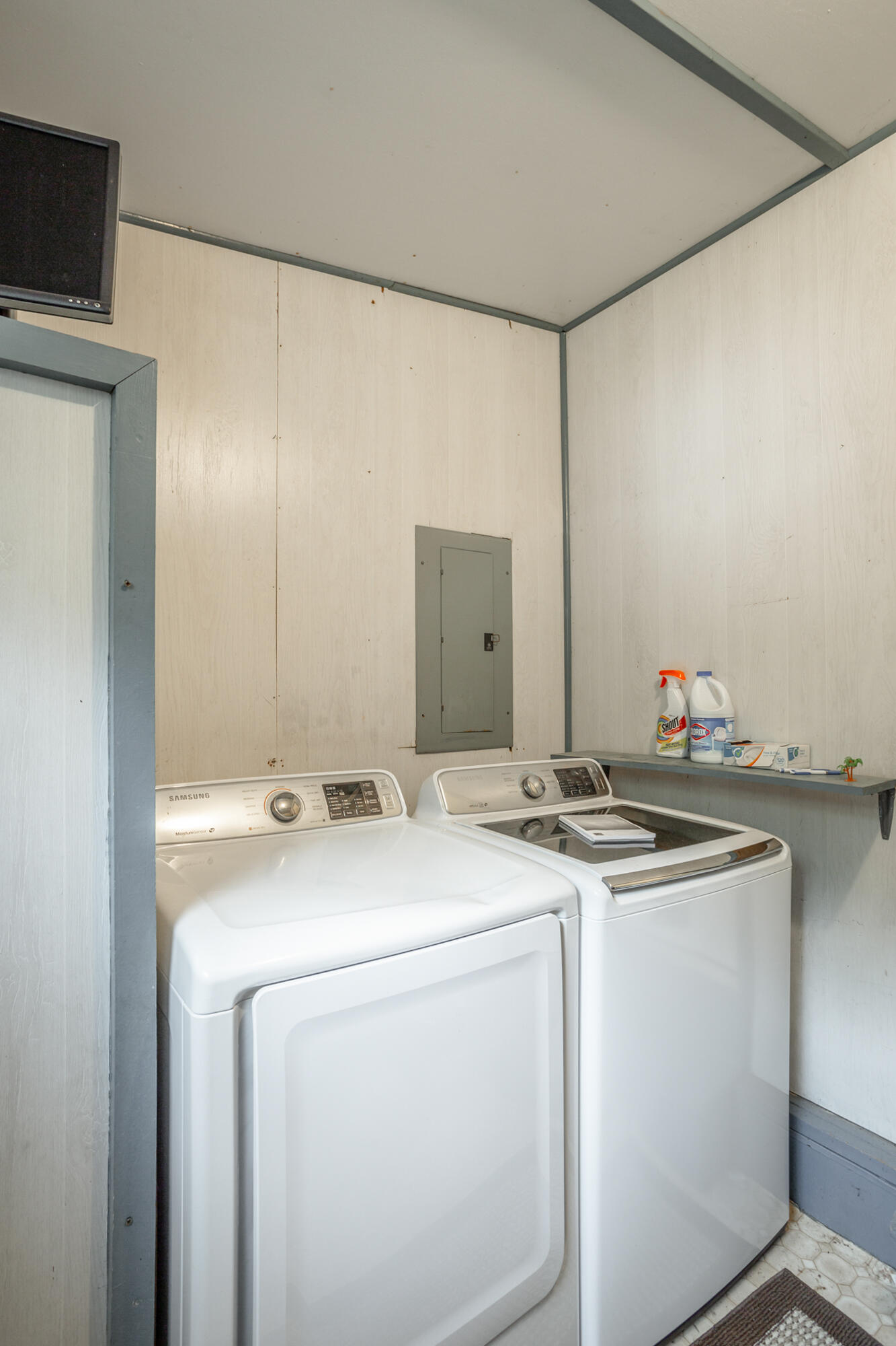 147 Hillsboro Road Rossville, GA 30741 - Photo 14 of 28 Laundry room