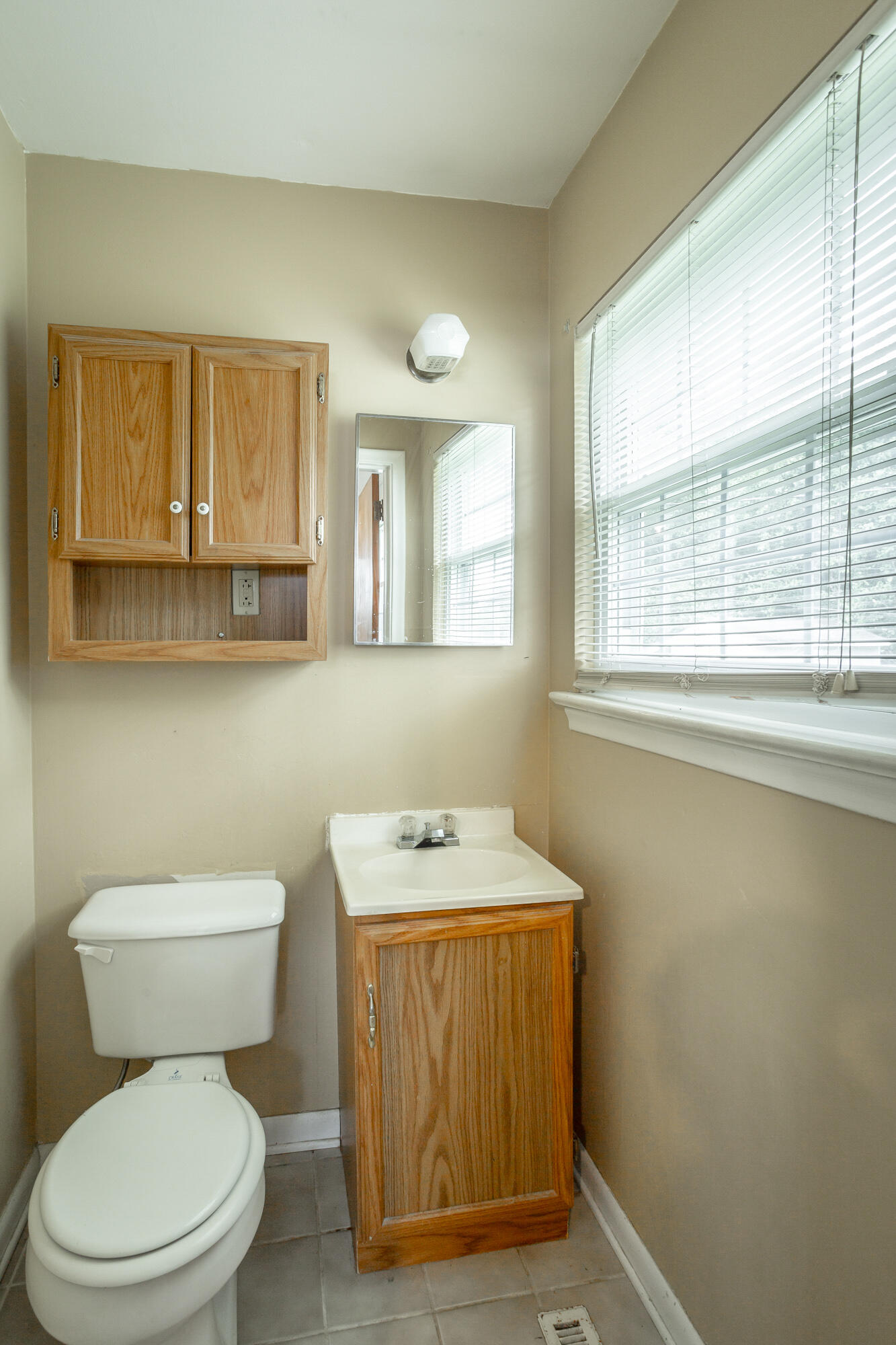 147 Hillsboro Road Rossville, GA 30741 - Photo 19 of 28 Powder bath