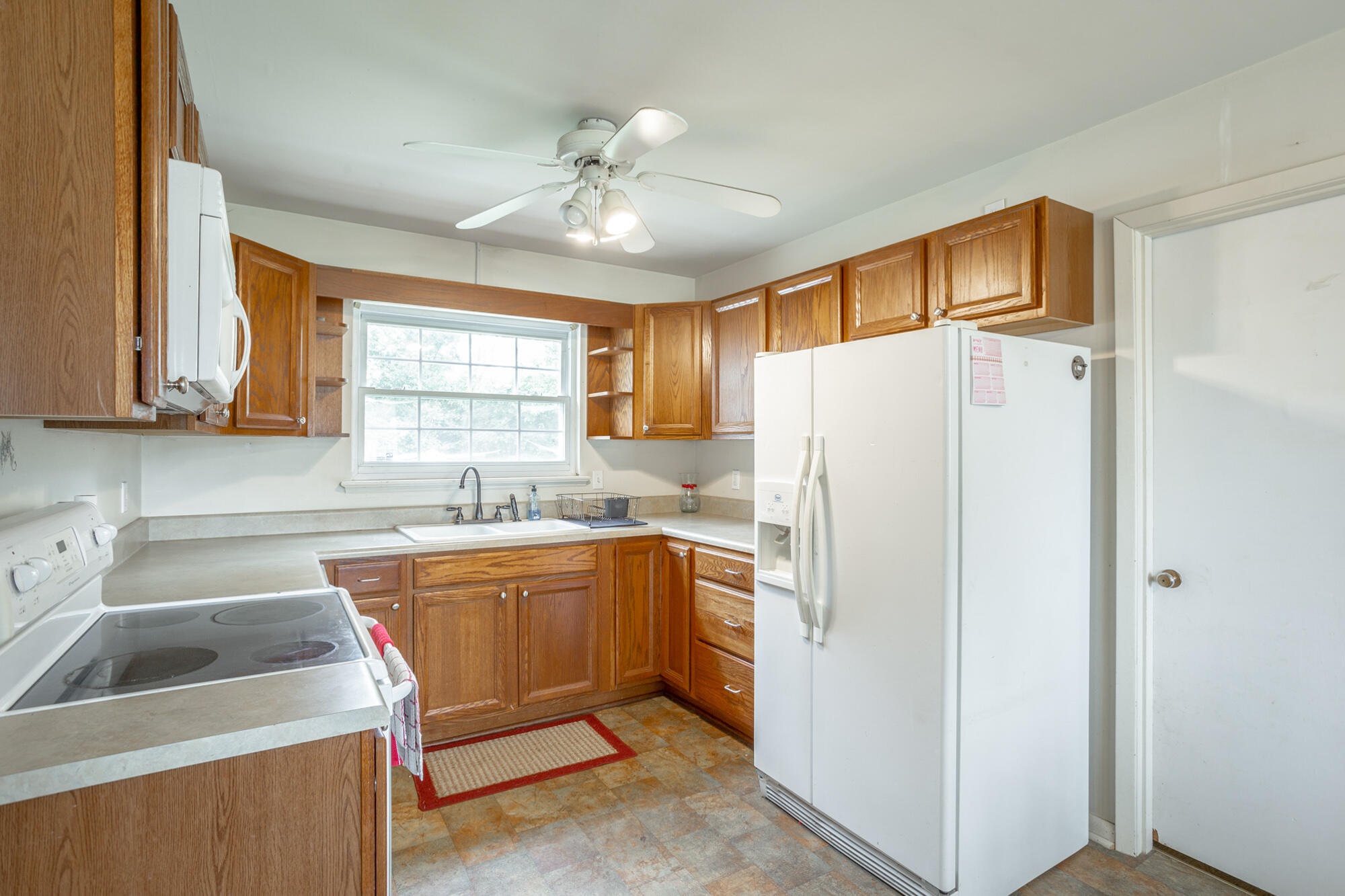 147 Hillsboro Road Rossville, GA 30741 - Photo 6 of 28 Kitchen