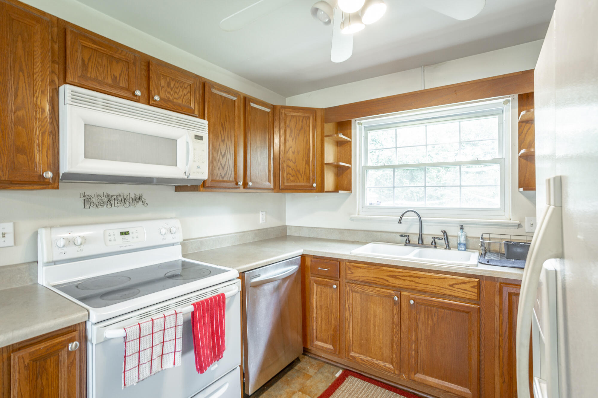 147 Hillsboro Road Rossville, GA 30741 - Photo 8 of 28 Kitchen