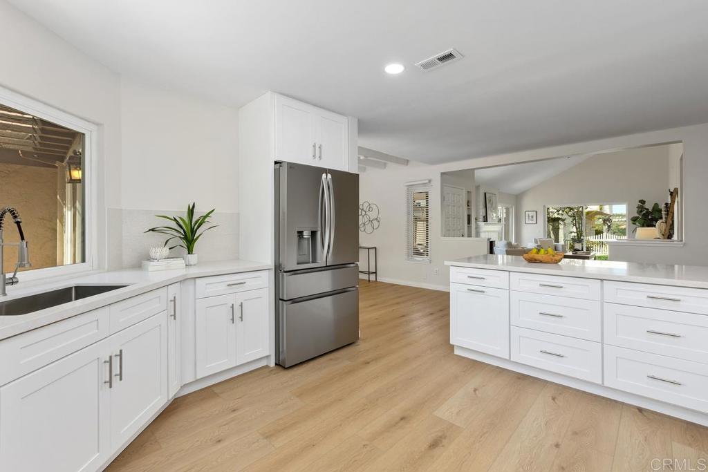 1729 Gascony Road Encinitas, CA 92024 - Photo 10 of 37