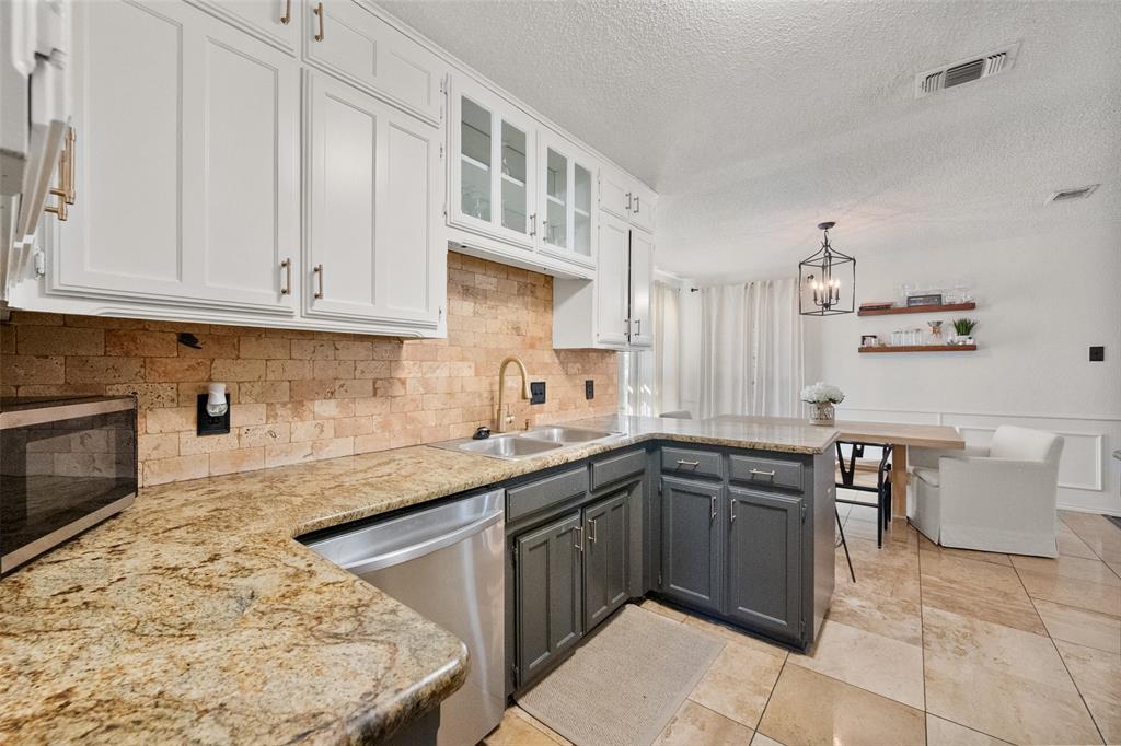 5008 Hawkins Cemetery Road Arlington, TX 76017 - Photo 3 of 35