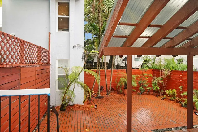 $6,950 | 3030 Bird Avenue, Coconut Grove, FL 33133