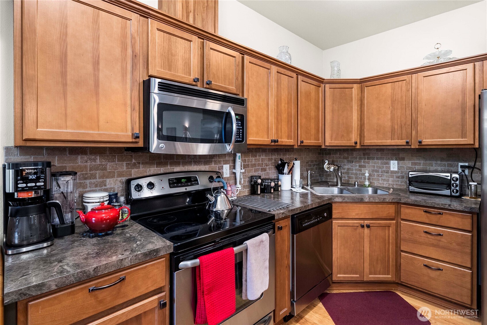 5129 66th Avenue Southeast Lacey, WA 98513 - Photo 11 of 32