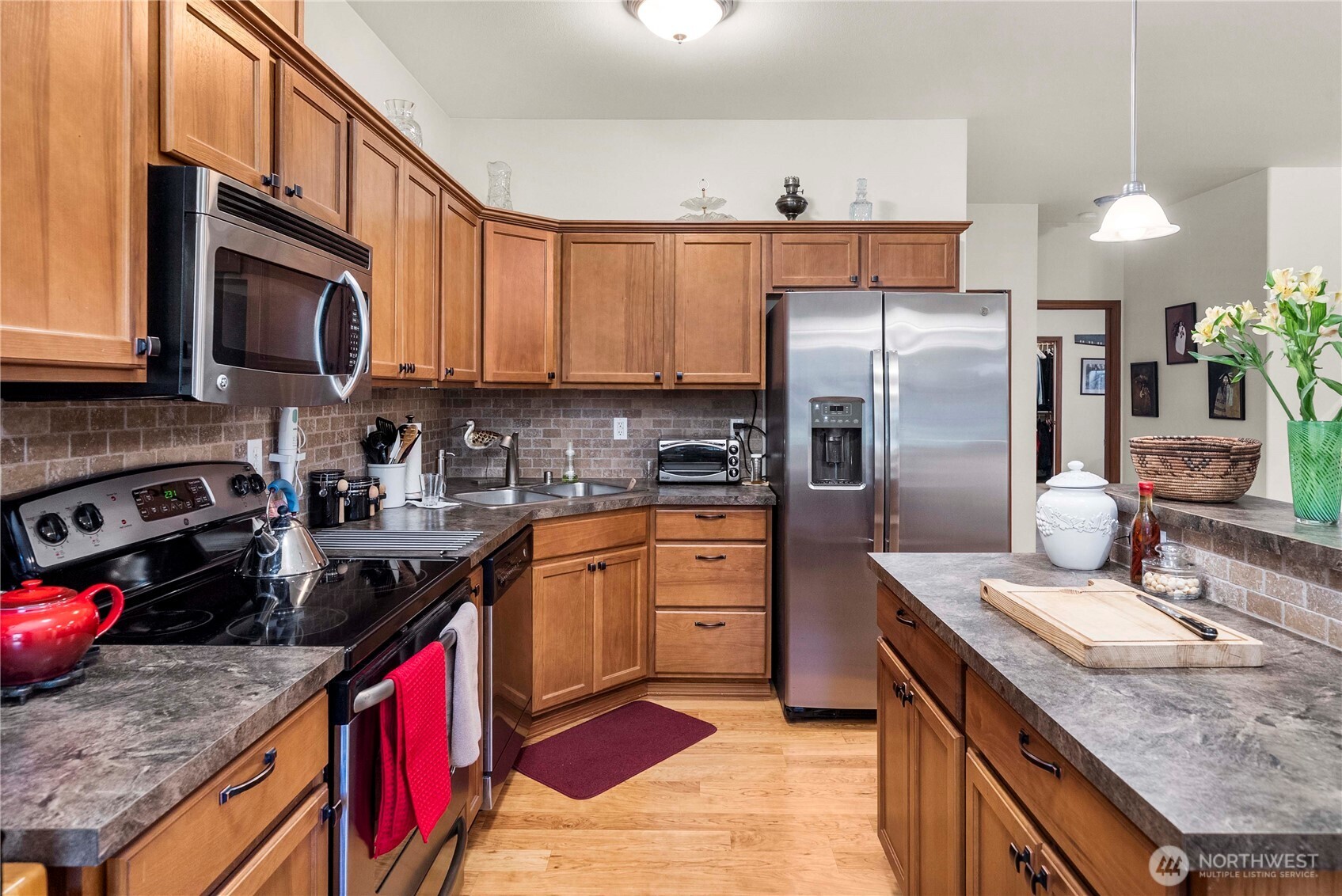 5129 66th Avenue Southeast Lacey, WA 98513 - Photo 13 of 32