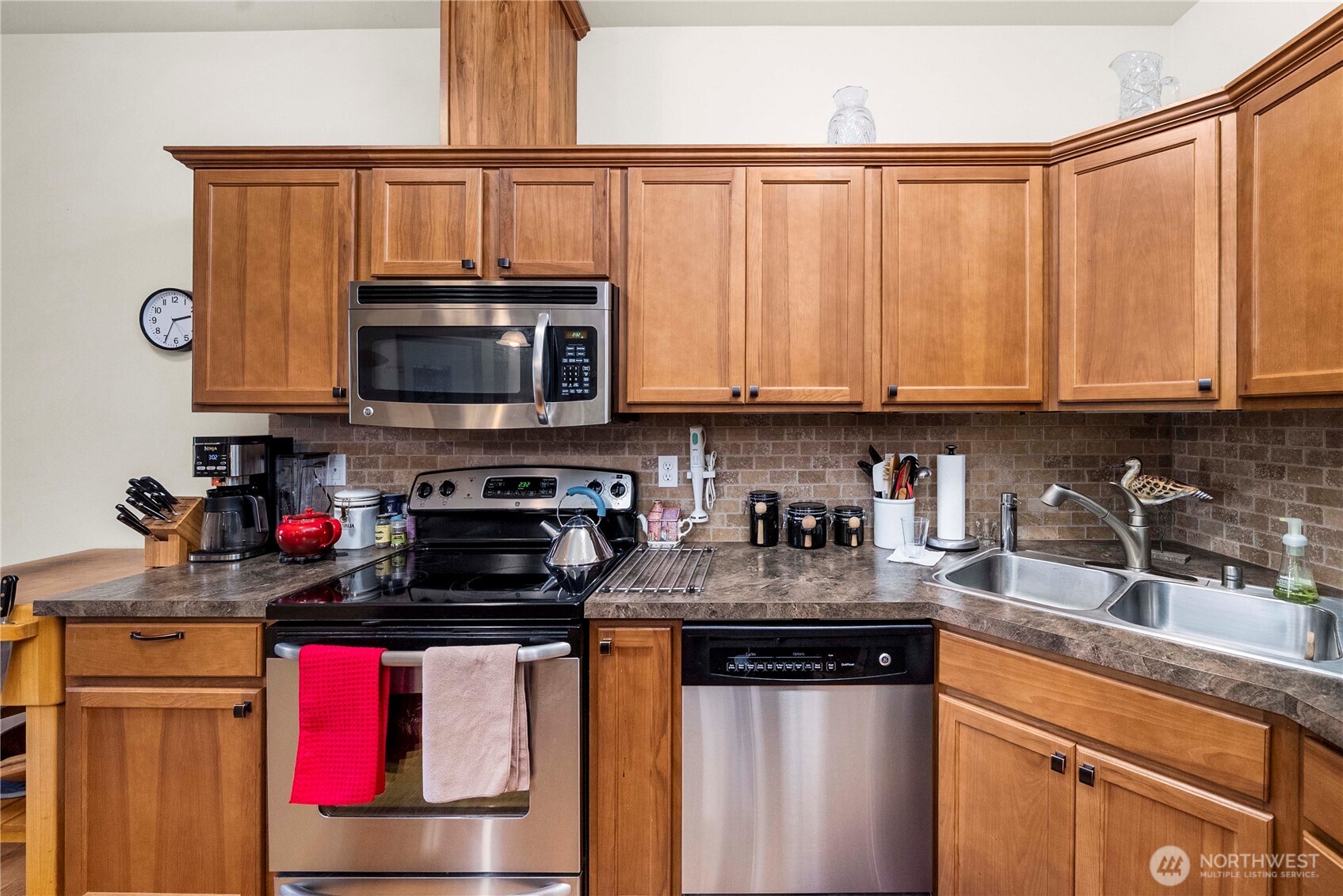 5129 66th Avenue Southeast Lacey, WA 98513 - Photo 14 of 32