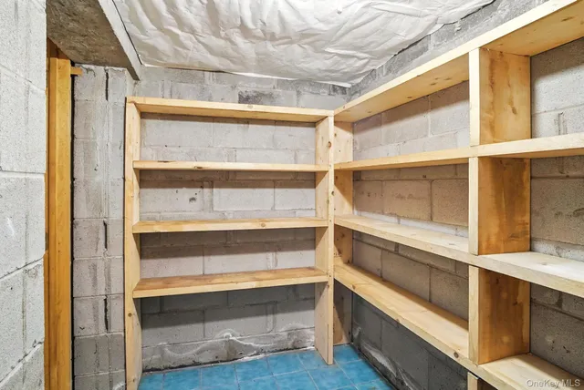 a view of a dinning table and chairs in patio