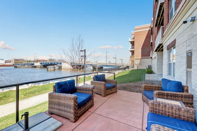 $249,900 | 118 South Washington Street, Unit A334, Green Bay, WI 54301