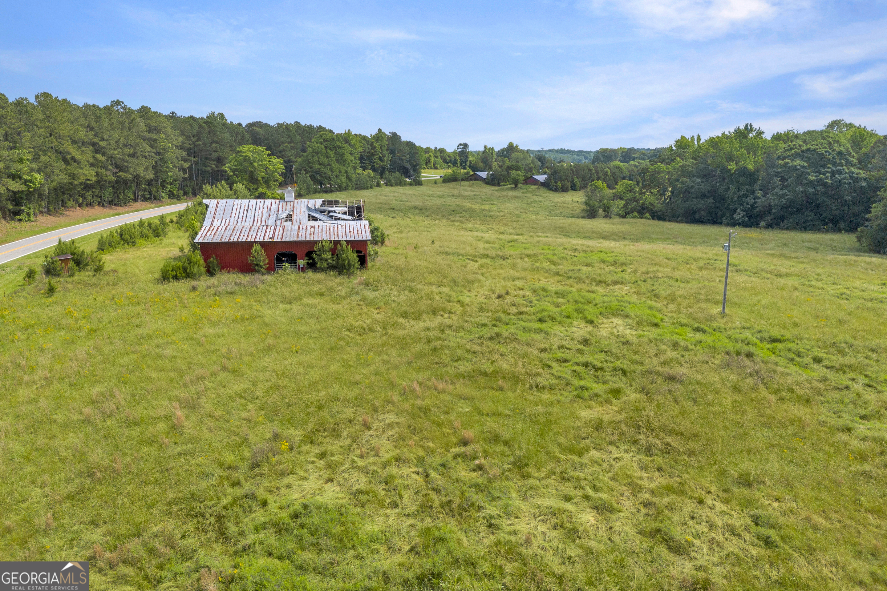 366 Lexington-Carlton Road Lexington, GA 30648 - Photo 10 of 20 a view of a field with an ocean
