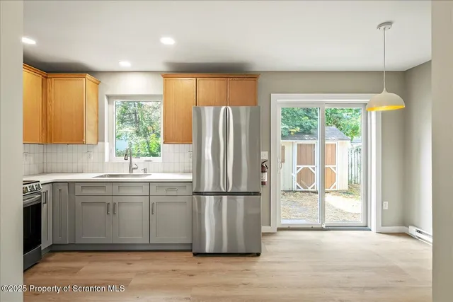 $2,000 | 820 822 Delaware Street, Scranton, PA 18509