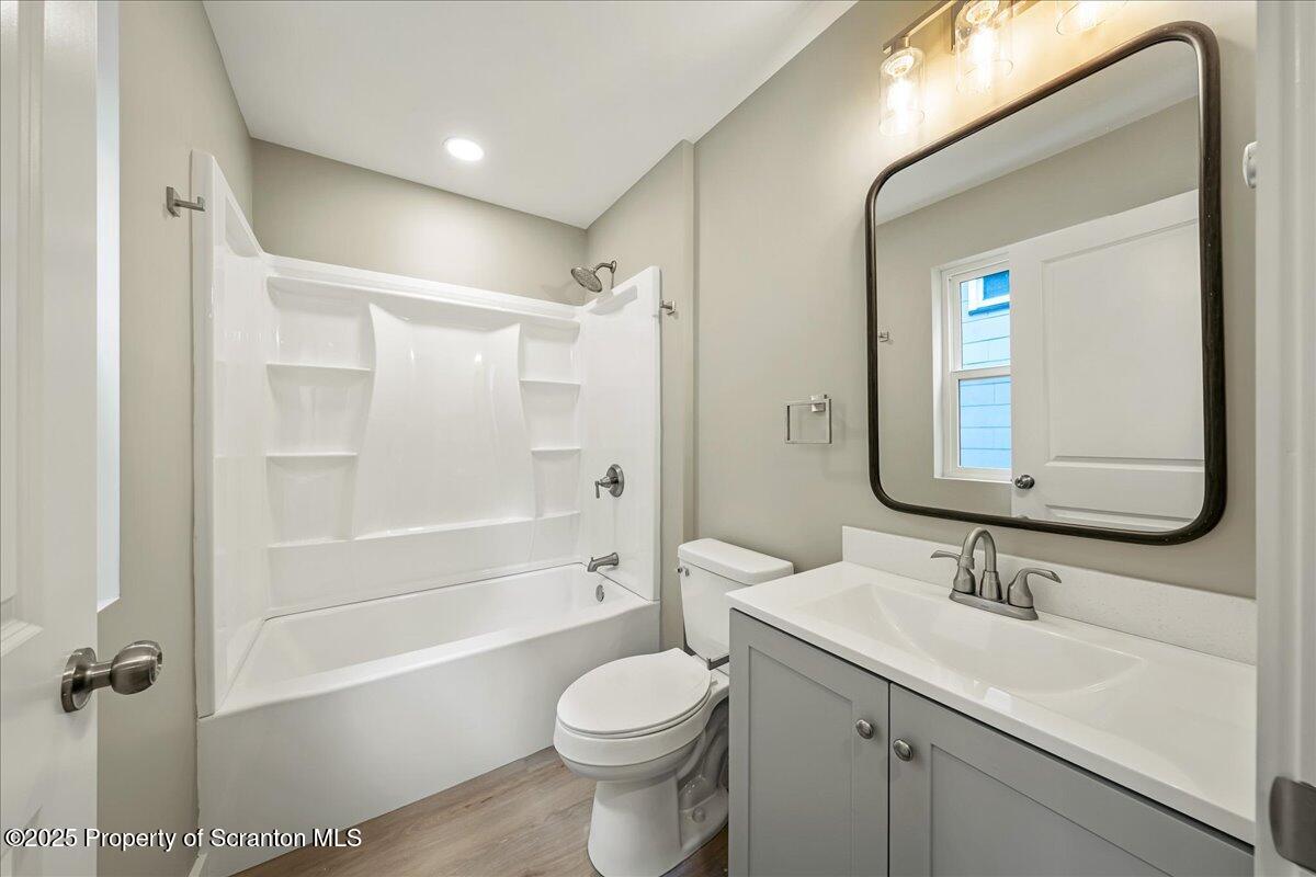 820 822 Delaware Street Scranton, PA 18509 - Photo 28 of 48 28-HomeView_Media-822_Delaware_St.-#28