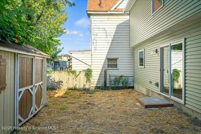 $2,000 | 820 822 Delaware Street, Scranton, PA 18509