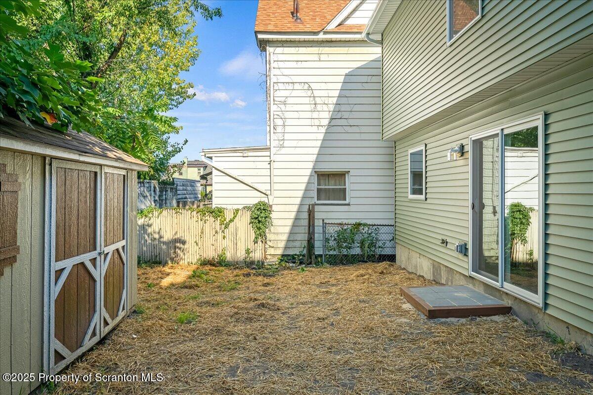 820 822 Delaware Street Scranton, PA 18509 - Photo 30 of 48 38-HomeView_Media-820_Delaware_St.-#39