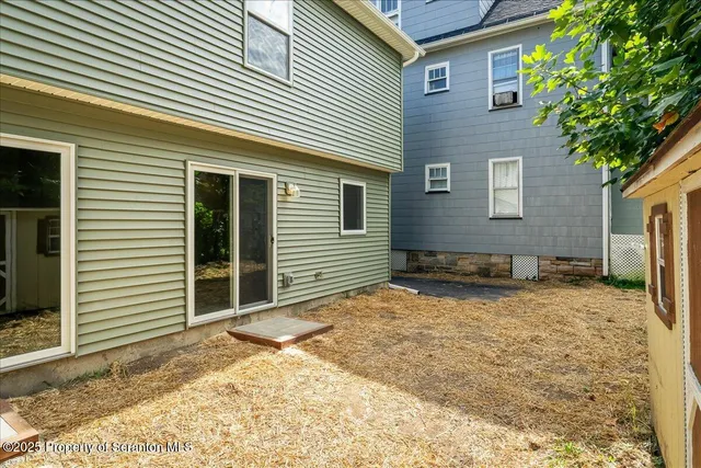 $2,000 | 820 822 Delaware Street, Scranton, PA 18509