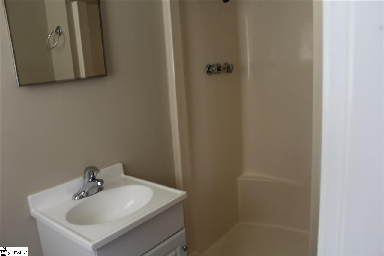 507 Reid School Road Taylors, SC 29687 - Photo 12 of 16 Gallery Image 12