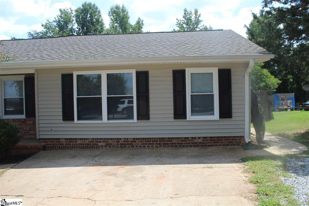 507 Reid School Road Taylors, SC 29687 - Photo 3 of 16 Gallery Image 3