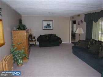 702 Chatham Road Fairless Hills, PA 19030 - Photo 8 of 12 Living Room