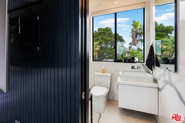 $15,000 | 1545 Marlay Drive, Los Angeles, CA 90069