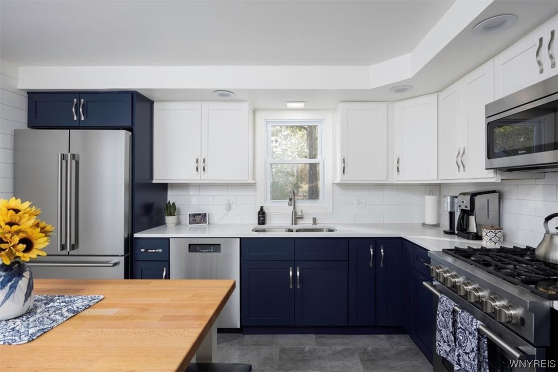 234 Ayer Road Amherst, NY 14221 - Photo 6 of 25 This updated eat in kitchen is complete with Blomb