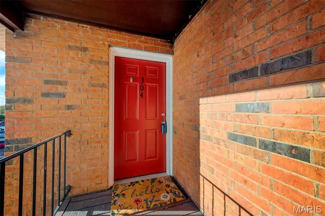 $168,000 | 1949 Hunting Lake Court, Unit 304, Kirkwood, MO 63122