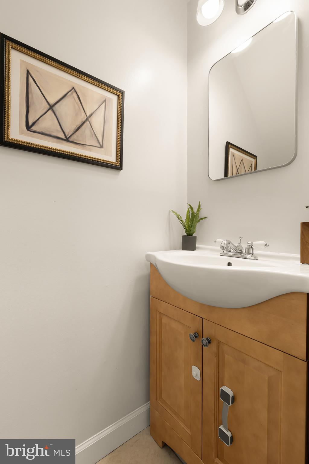 427 R Street Northwest Washington, DC 20001 - Photo 11 of 33