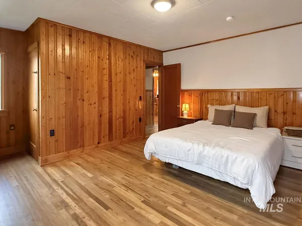 $339,000 | 110 West Market Street, Cascade, ID 83611