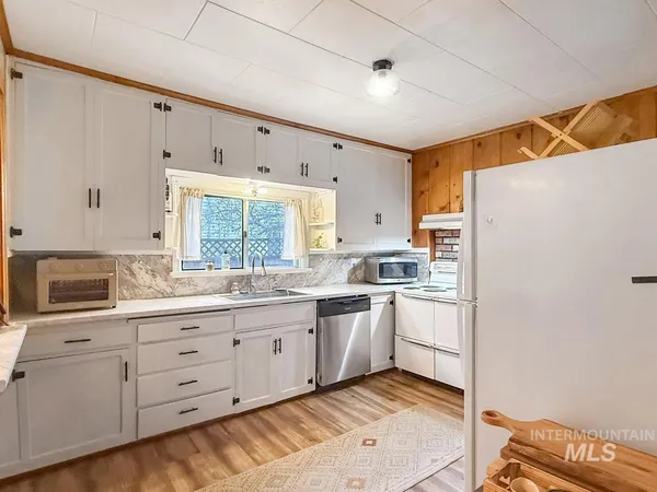 $339,000 | 110 West Market Street, Cascade, ID 83611