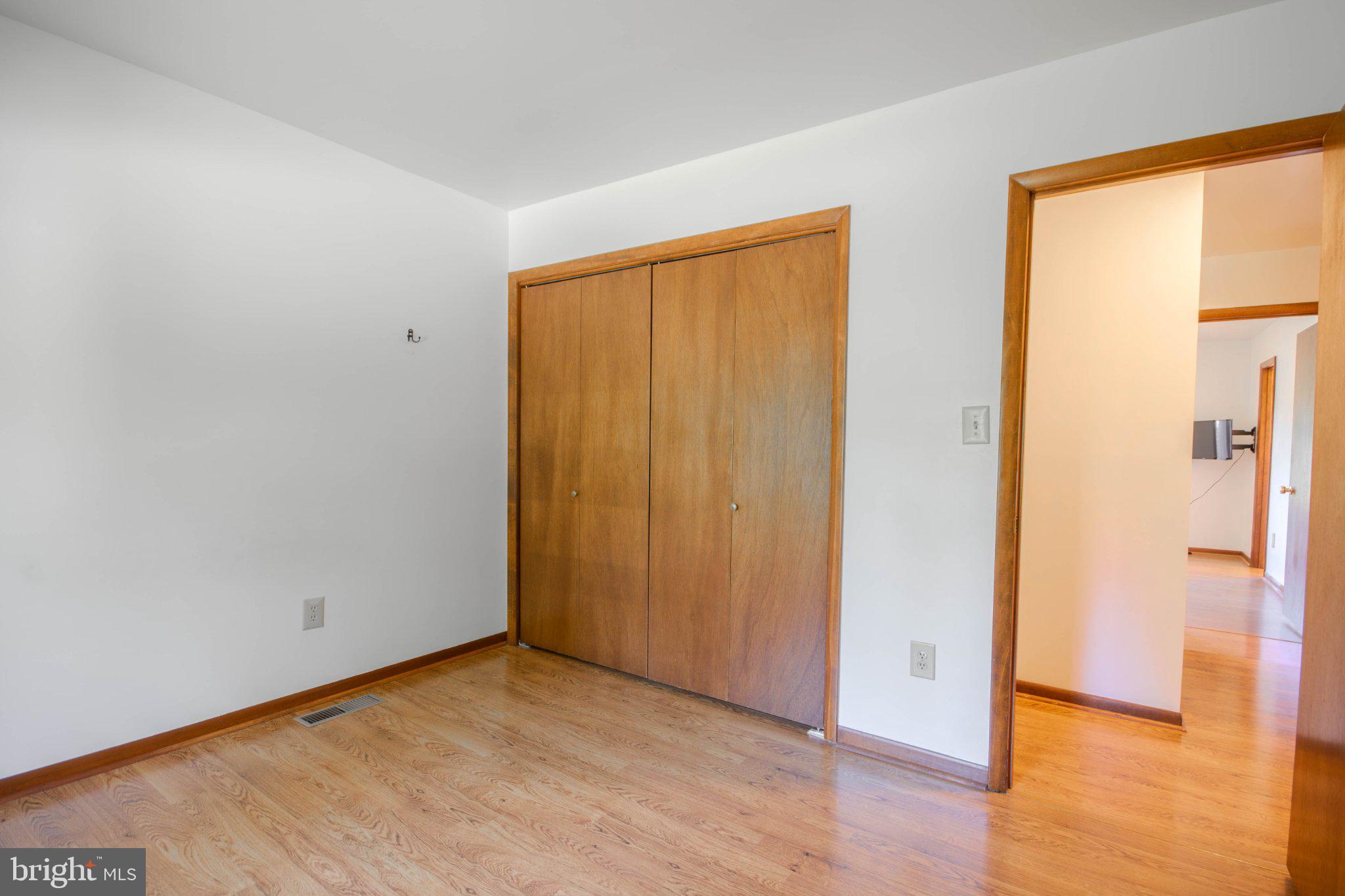 31749 Morris Leonard Road Parsonsburg, MD 21849 - Photo 20 of 40 Bright and spacious room with warmth.