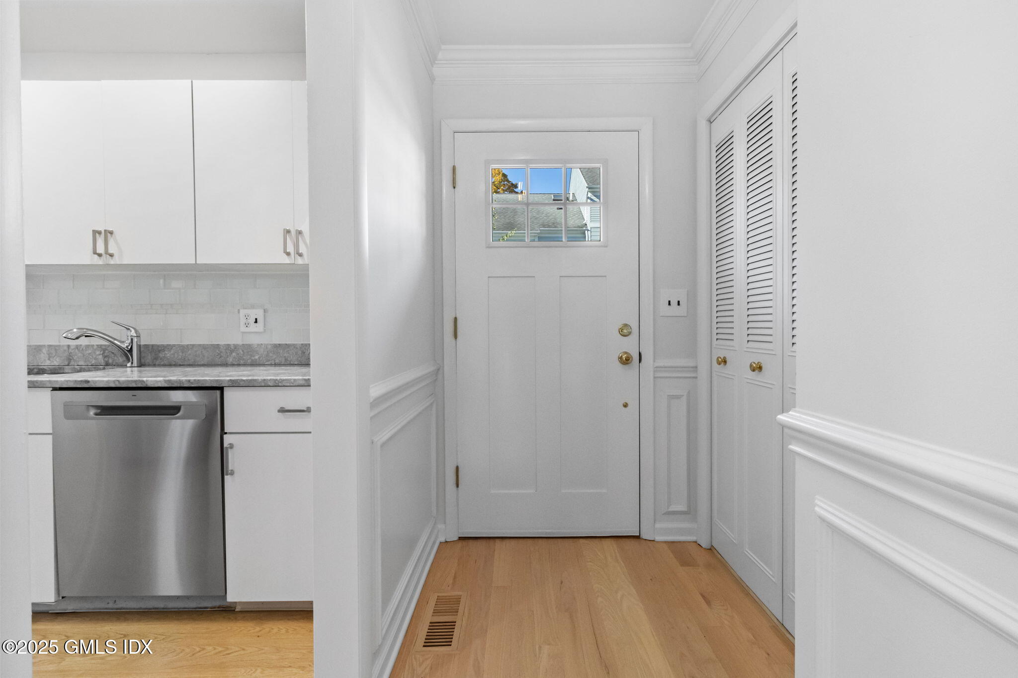 83 Silo Circle Riverside, CT 06878 - Photo 5 of 30 a bathroom with a granite countertop sink a toilet and shower