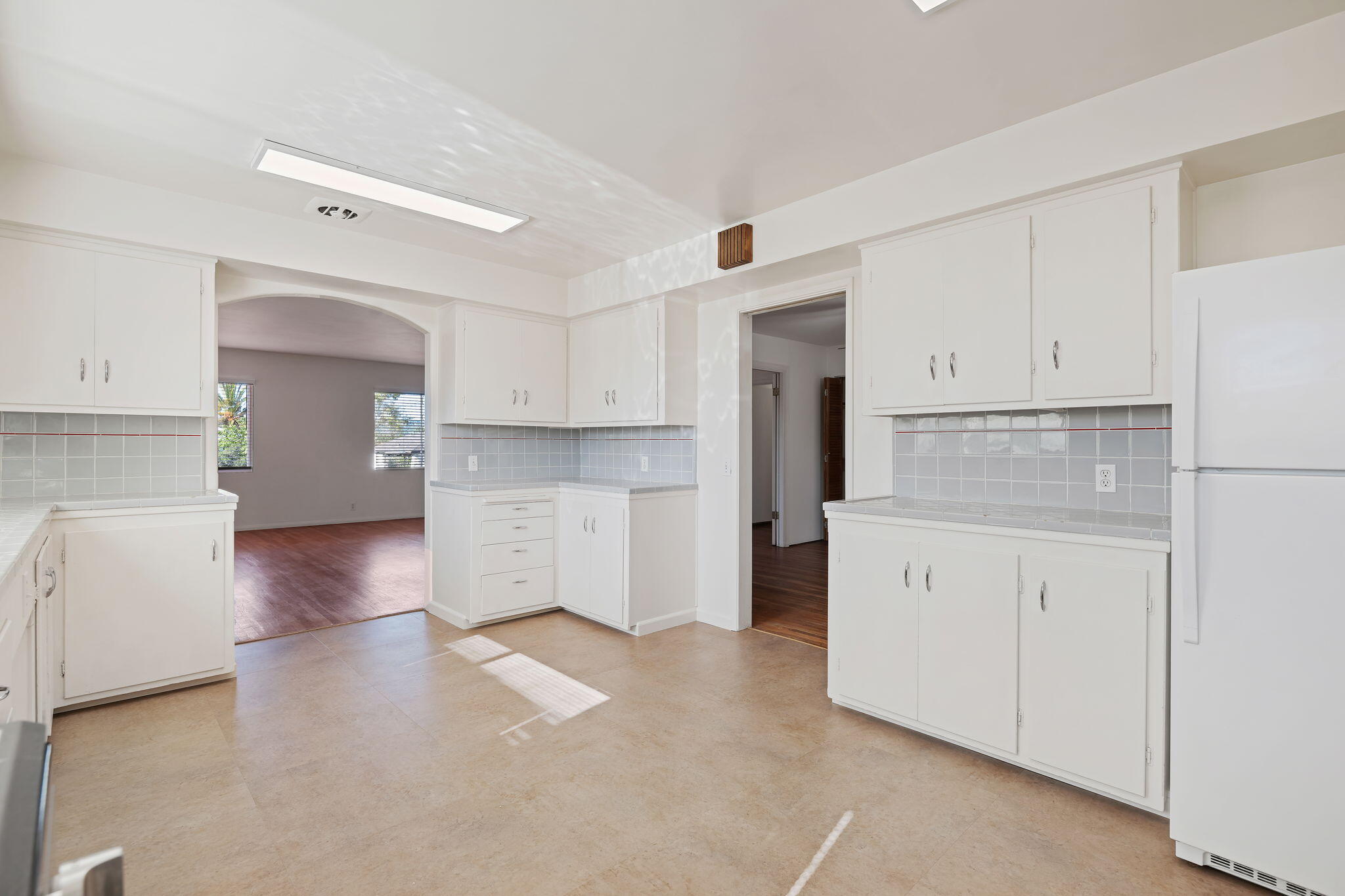 2120 State Street Santa Barbara, CA 93105 - Photo 11 of 20 12-Kitchen