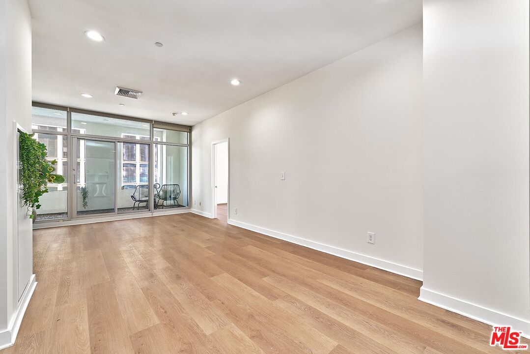 3810 Wilshire Boulevard, Unit 404 Los Angeles, CA 90010 - Photo 15 of 43